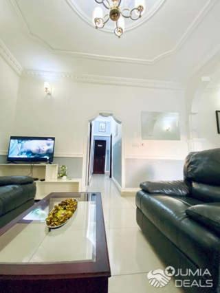 Apparts meublés Tigson Yaoundé Esterno foto