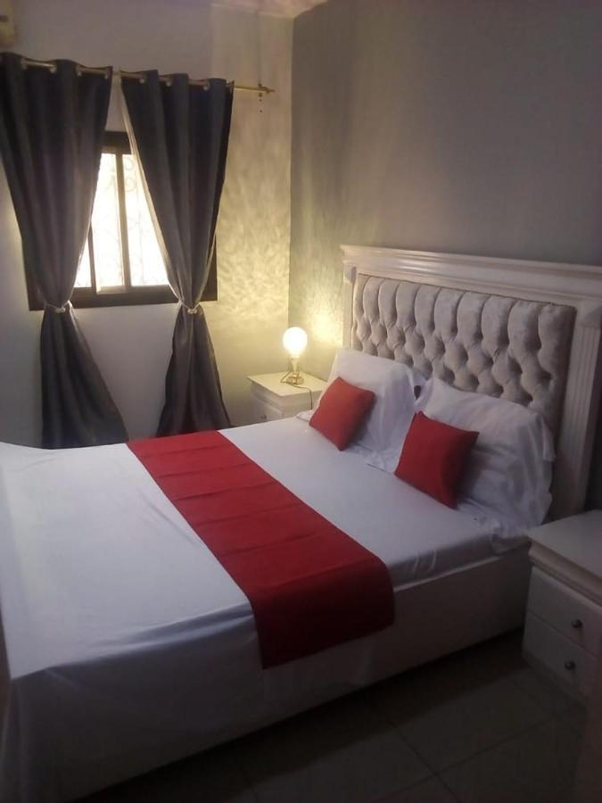 Apparts meublés Tigson Yaoundé Esterno foto