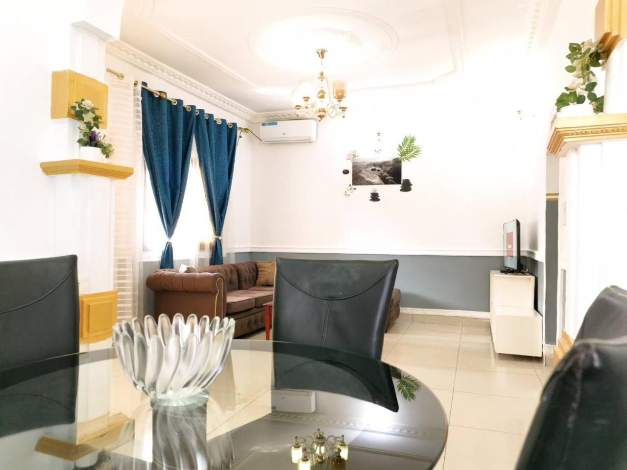 Apparts meublés Tigson Yaoundé Esterno foto